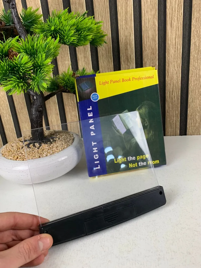 Panneau lumineux en acrylique transparent idéal pour éclairer les pages d’un livre 